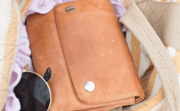 beach bag must haves destin 30a moms