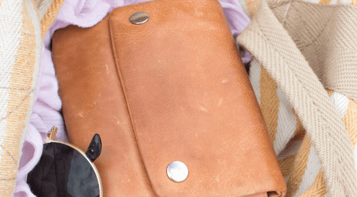 beach bag must haves destin 30a moms